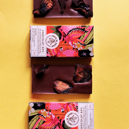 FRUTO DE CACAO Tablette 60% cacao au lait de coco avec fraise et chai